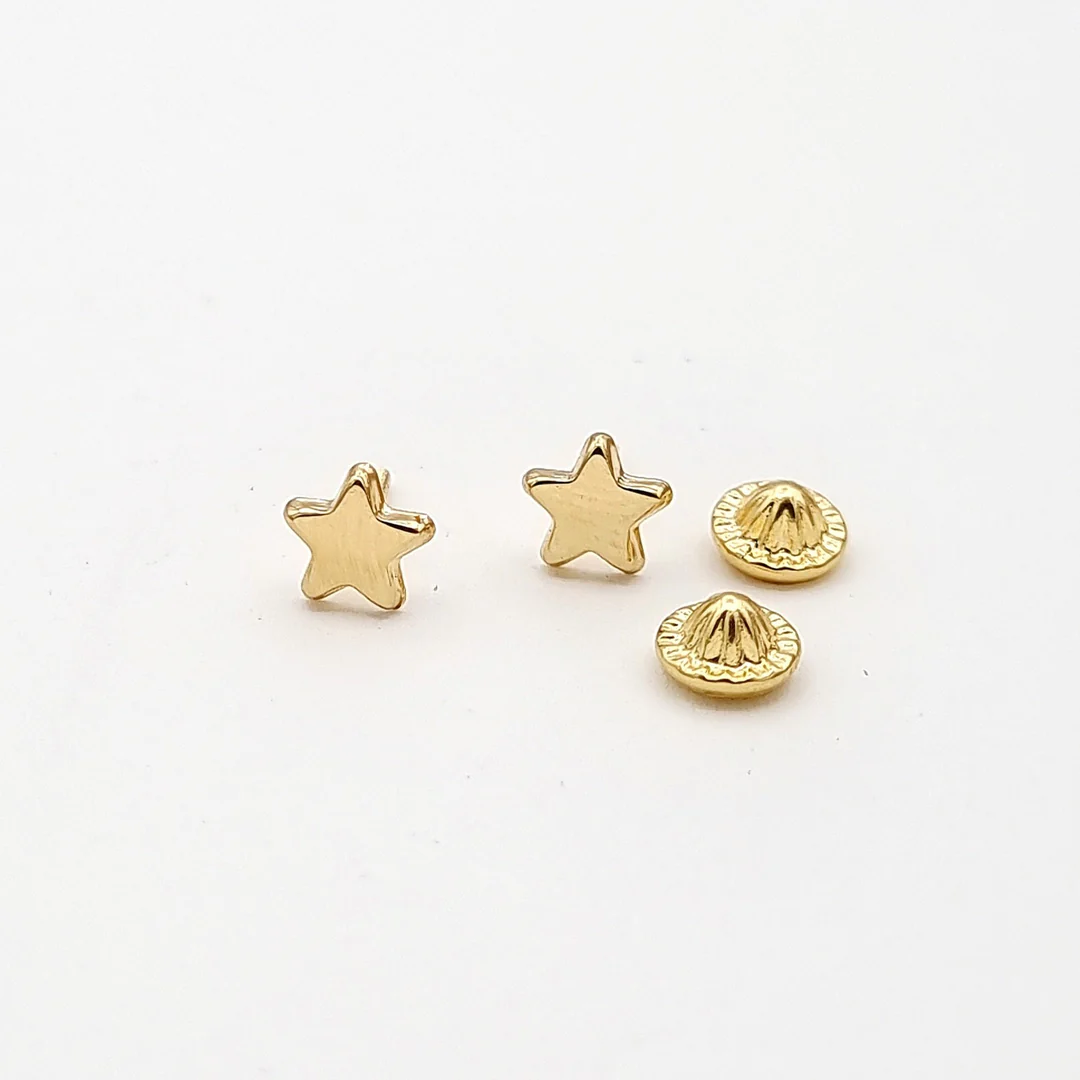 18k Gold Star Earrings