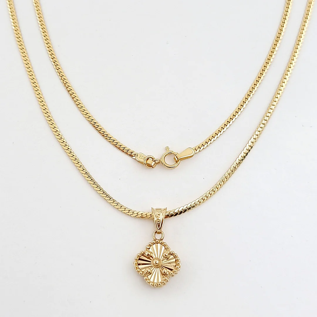 18k Gold Flower Necklace